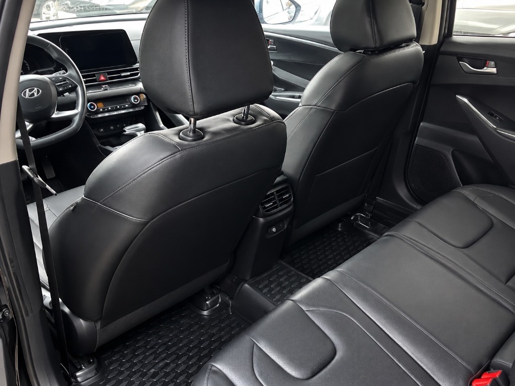 Салон Hyundai Elantra 2024 с пробегом 24 000 км