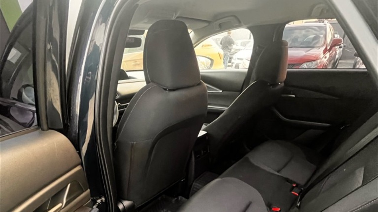 Задний ряд Mazda CX-30