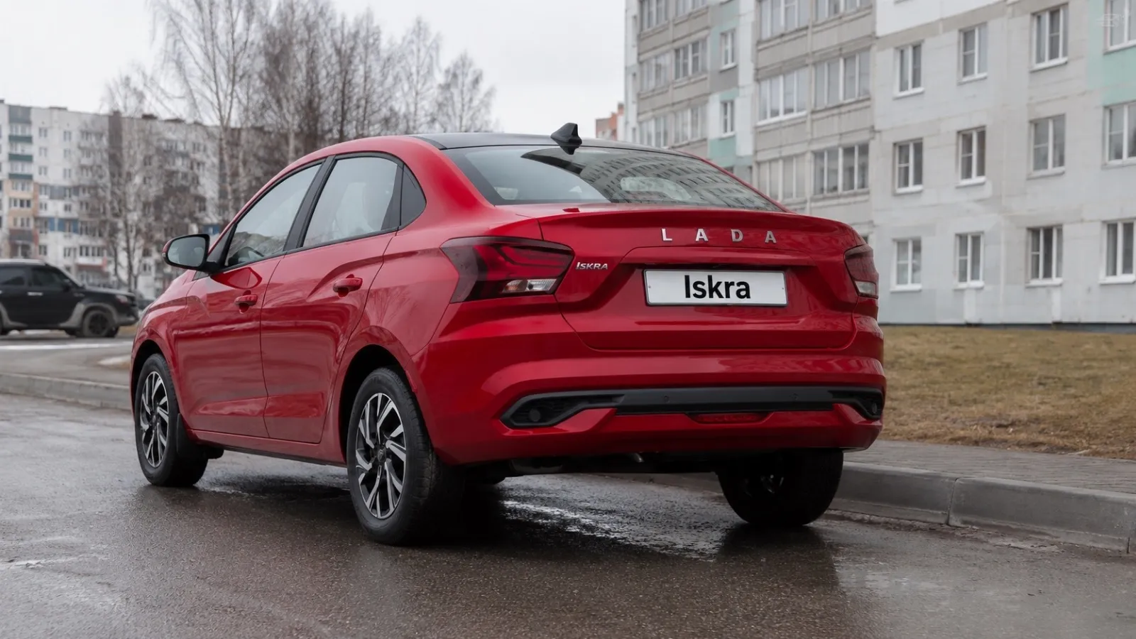 Lada Iskra седан вид с боку